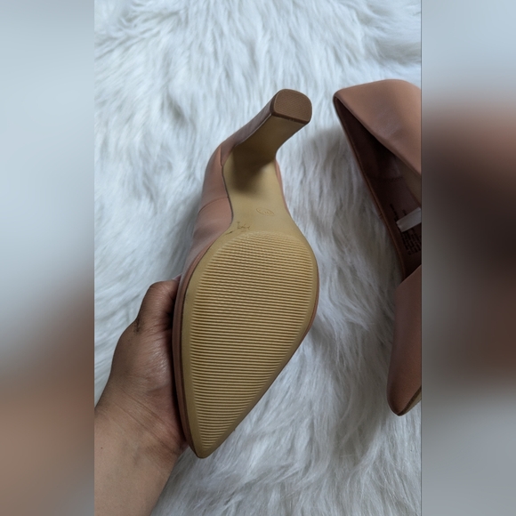 Beautiful 9.5 Dusty Rose, pointed toe heels. - Picture 4 of 8